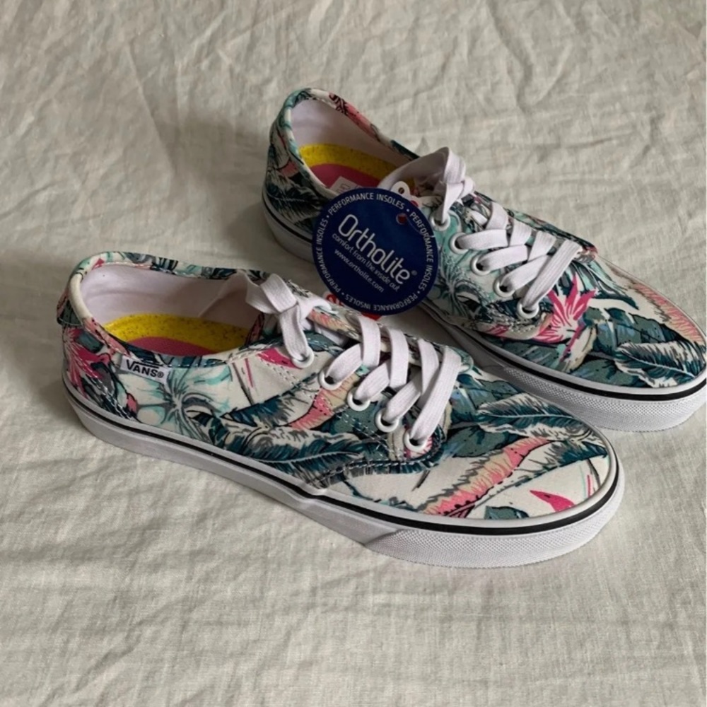 NWT Floral VANS